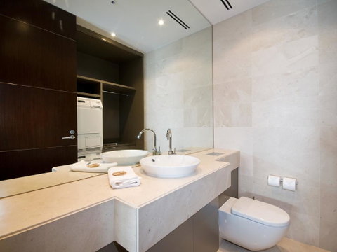 Amarna Luxury Beach Resort - Surfers Gold Coast 3