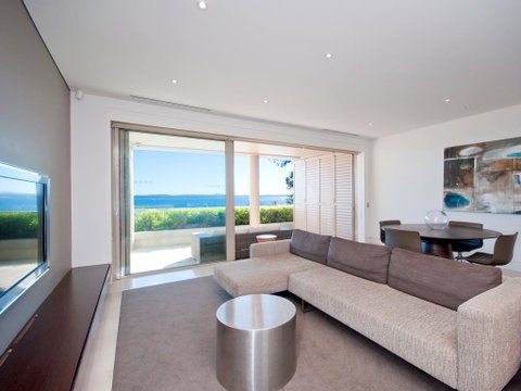 Amarna Luxury Beach Resort - Surfers Gold Coast 2