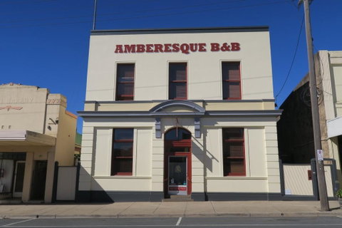 Amberesque B&B - Surfers Gold Coast 0