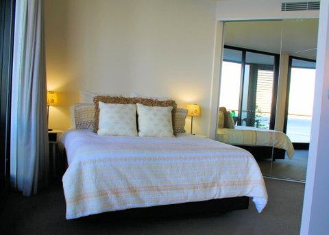 Apartment On King Street - Surfers Gold Coast 2