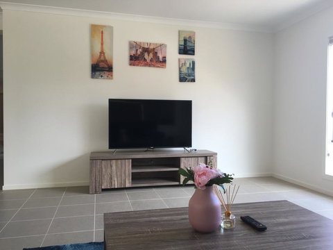 Apple House Point Cook - Surfers Gold Coast 1