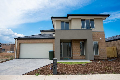 Apple House Point Cook - Surfers Gold Coast 0