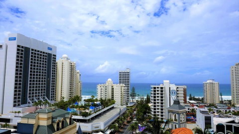 APR Renaissance Private Apartments - Surfers Gold Coast 2