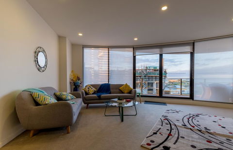 Apt 221 Marinaquays - Surfers Gold Coast 2