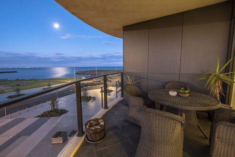 Apt 221 Marinaquays - Surfers Gold Coast 0