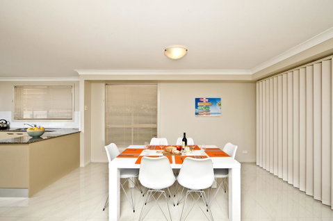 Aqua Lagoon - Great Family Beach Getaway - Surfers Gold Coast 3