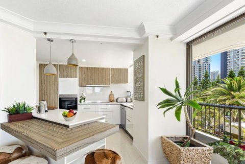 Aqueous Apartment - Surfers Gold Coast 2