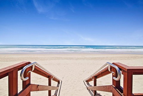 Aqueous Apartment - Surfers Gold Coast 3