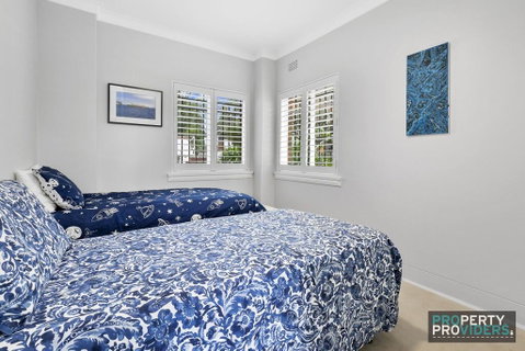 Art Deco Pad - Mosman Furnished Apartment - Surfers Gold Coast 3