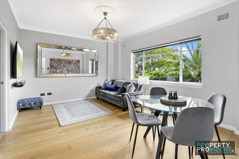 Art Deco Pad - Mosman Furnished Apartment - Surfers Gold Coast 2