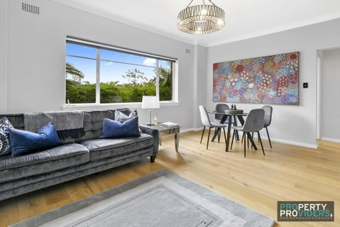 Art Deco Pad - Mosman Furnished Apartment - Surfers Gold Coast 1