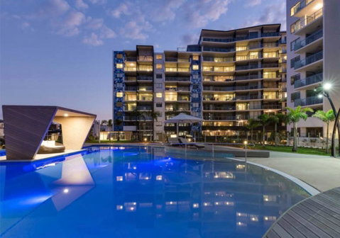 Art-Inspired, Designer APT In The Vibrant Area - Surfers Gold Coast 2