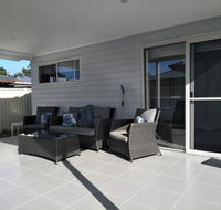 Ashley's retreat Short walk to beach - Surfers Gold Coast