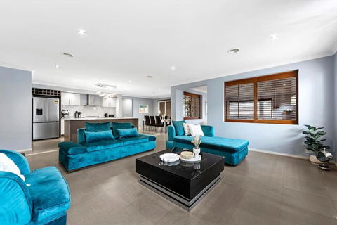M-h 59PP - Surfers Gold Coast 0