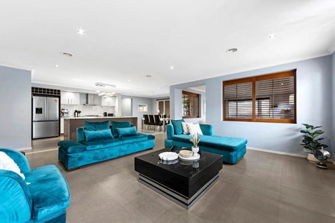 M-h 59PP - Surfers Gold Coast 1
