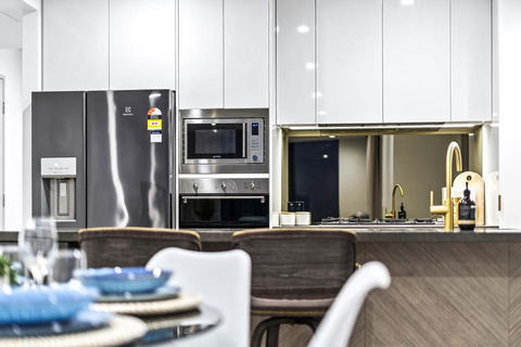 LUXURY HIGH FLOOR 3 Bedroom Unit With OCEAN Views - Q Stay - Surfers Gold Coast 2