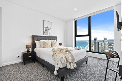 LUXURY HIGH FLOOR 3 Bedroom Unit With OCEAN Views - Q Stay - Surfers Gold Coast 1