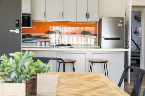 Luxury Apartments And Motel Rooms - Free Wifi - Close To Beach - Surfers Gold Coast 2