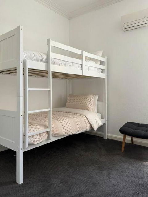 Luxury Stay In Williamstown - Surfers Gold Coast 1