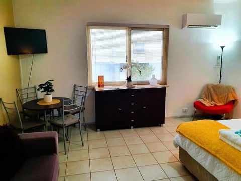 M104 West Perth Studio Apartment Near Kings Park - Surfers Gold Coast 3