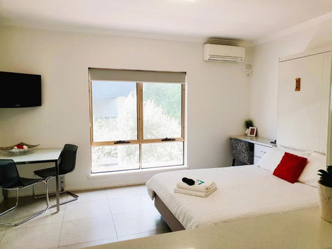 M4 West Perth Studio Apartment Near Kings Park - Surfers Gold Coast 3