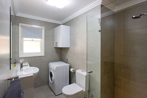 M5 West Perth Studio Apartment Near Kings Park - Surfers Gold Coast 3