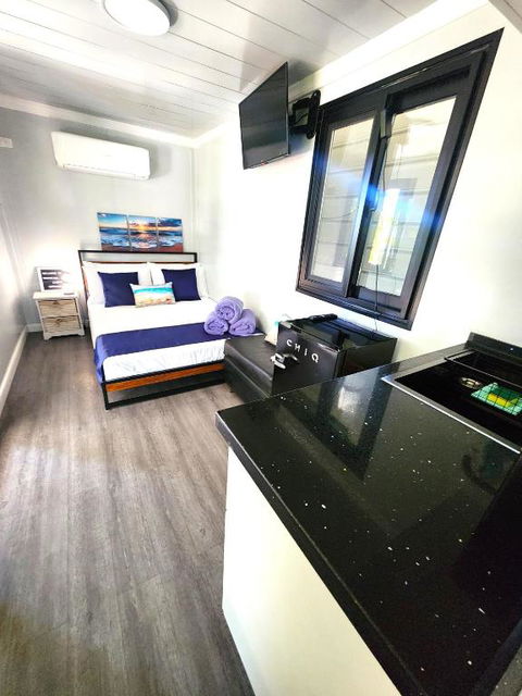 MAGNETIC CABIN Entire Studio On Magnetic Island - Surfers Gold Coast 2
