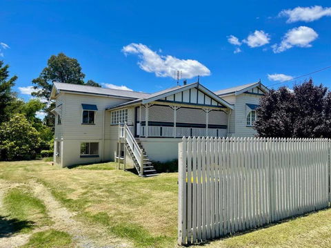 MAGNOLIA HOUSE ON THE CREEK - STANTHORPE - Surfers Gold Coast 0