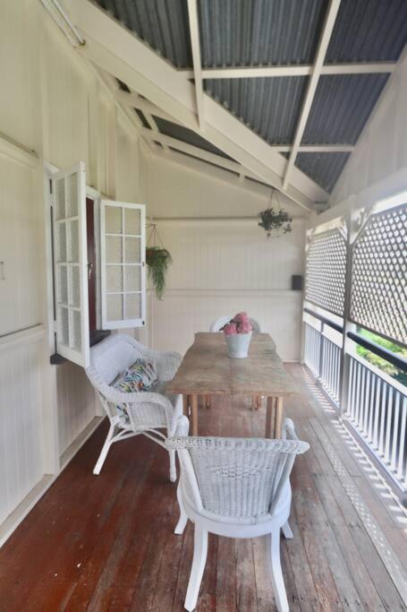 MAGNOLIA HOUSE ON THE CREEK - STANTHORPE - Surfers Gold Coast 2