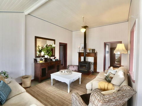 MAGNOLIA HOUSE ON THE CREEK - STANTHORPE - Surfers Gold Coast 1