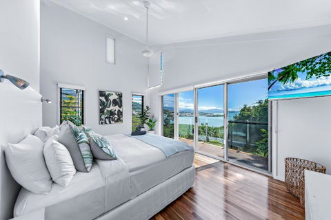 MANDALAY ESCAPE, SECLUSION & SERENITY WITH A POOL - Surfers Gold Coast 0