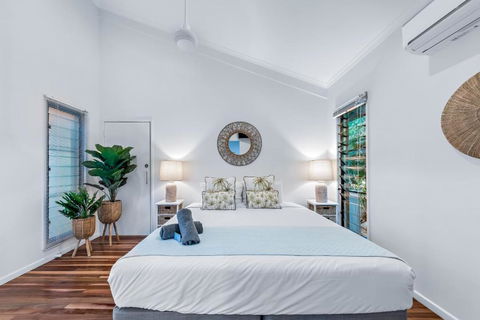 MANDALAY ESCAPE, SECLUSION & SERENITY WITH A POOL - Surfers Gold Coast 3