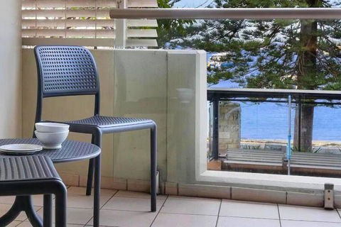 MAN54 -Manly Magic Waterfront Retreat With Gym & Sauna - Surfers Gold Coast 0