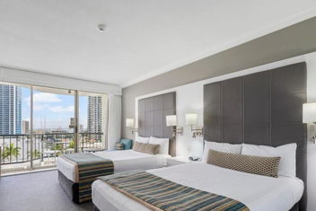 Mantra On View Surfers Paradise By Ready Set Stay with Surfers Gold Coast