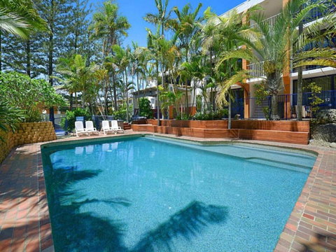 Modern 1-BR Retreat With Pool In Heart Of The GC - Surfers Gold Coast 2