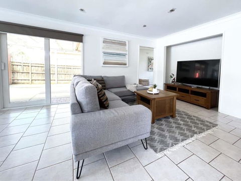 Modern And Elegant House With Swimming Pool - Surfers Gold Coast 0