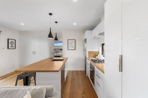 Modern And Scenic Valley Escape - Surfers Gold Coast 1