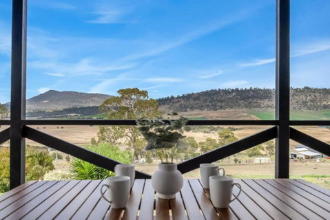Modern And Scenic Valley Escape - Surfers Gold Coast 2