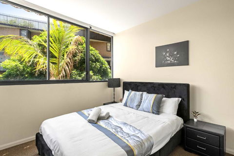 Modern Apt - Free Parking - Convenient Location - Surfers Gold Coast 0