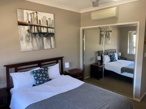 Modern Beach Apartment - Surfers Gold Coast 2