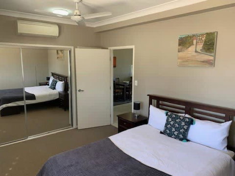 Modern Beach Apartment - Surfers Gold Coast 3