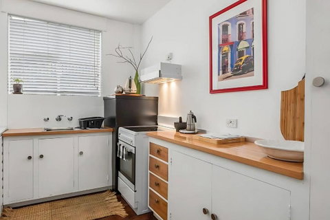Modern City-Fringe Apartment In New Town - Surfers Gold Coast 3