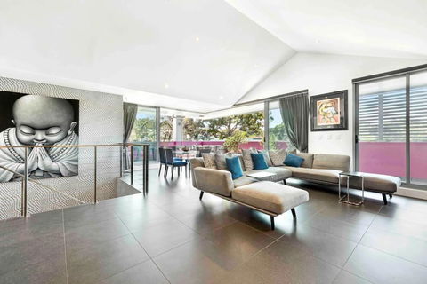 Modern Spacious 3 Bedroom Penthouse In Enmore - Surfers Gold Coast 3