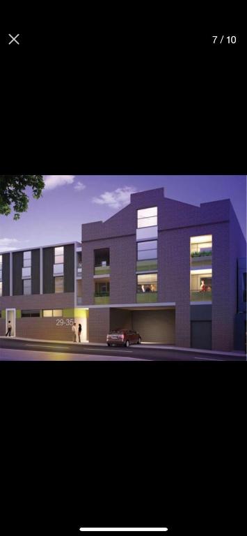 Modern Spacious 3 Bedroom Penthouse In Enmore - Surfers Gold Coast 1