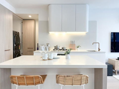 Modern Luxury 2B2B Sky Garden SmartTV - Surfers Gold Coast 3