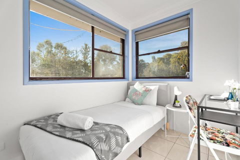 Modern Single Room - Nearby Stations & Eateries - Shared Bathroom - Surfers Gold Coast 0