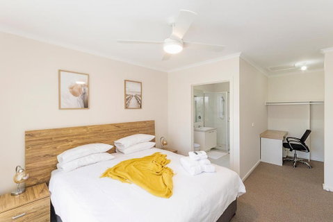 Morview Holiday Homes-Implala - Surfers Gold Coast 3
