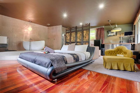 Mudstone Suites - Surfers Gold Coast 0
