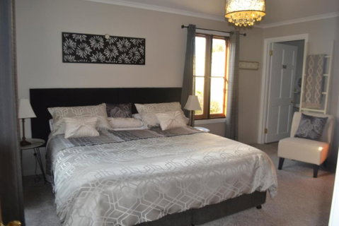 Mulberry Cottage Unique B&B Accommodation - Surfers Gold Coast 1