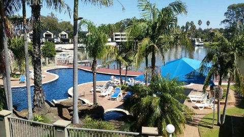 Mulwala Lakeside Apartment - Surfers Gold Coast 3
